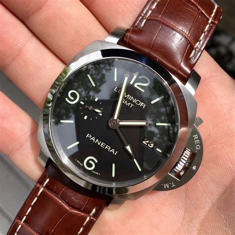 panerai pam 320 gmt